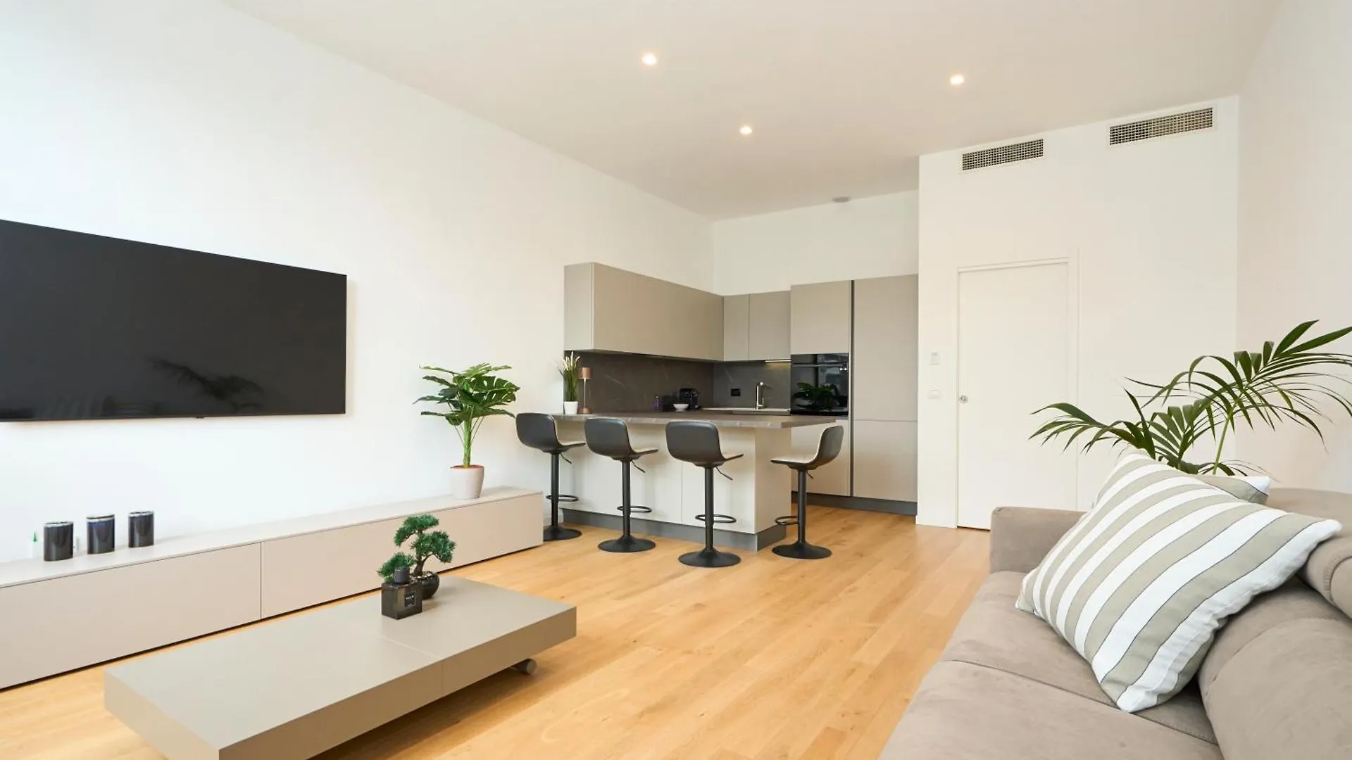 Luxury Design Suite - 20 Minutes From Duomo-Navigli Milano