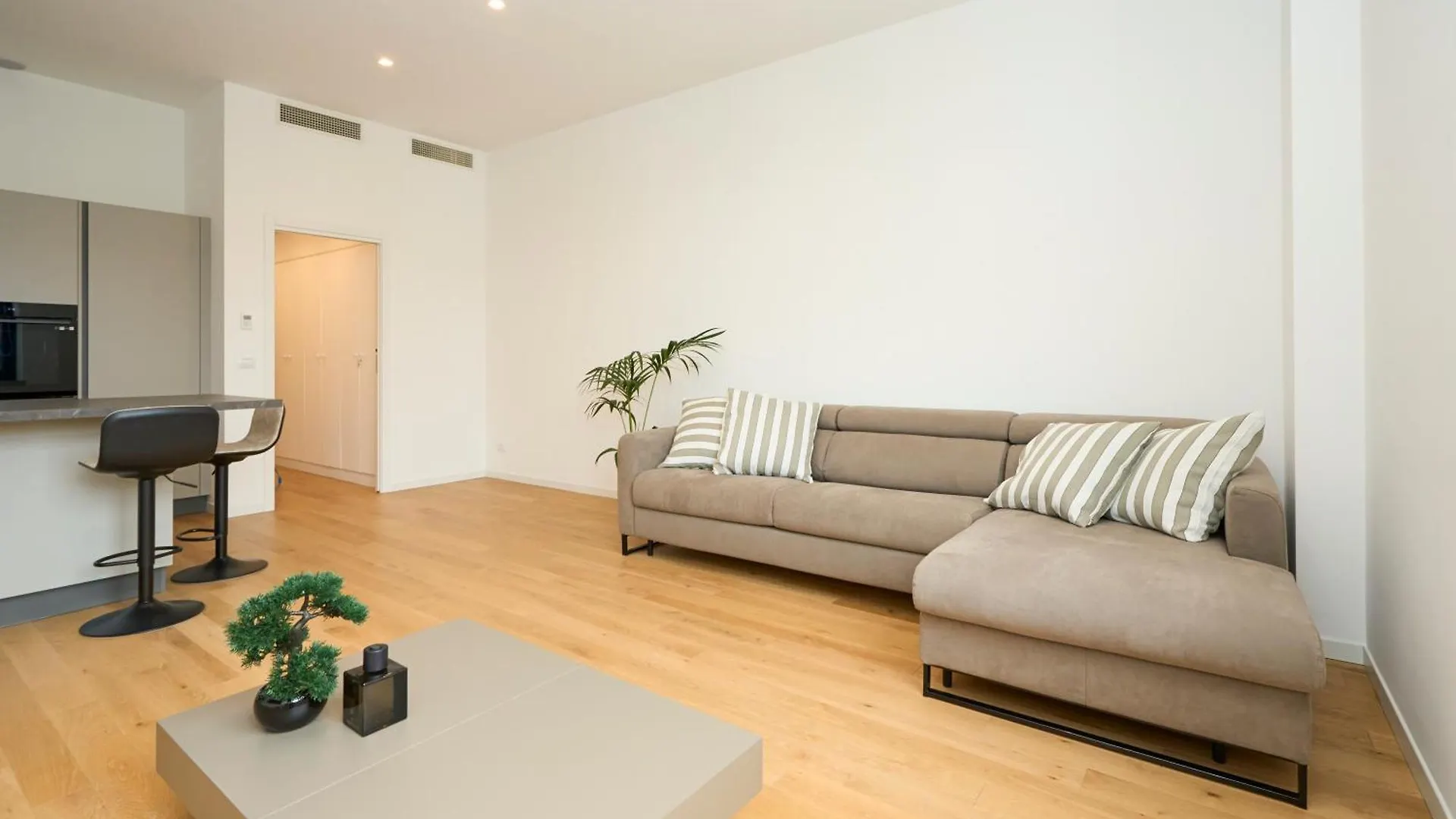 Luxury Design Suite - 20 Minutes From Duomo-Navigli Milan Italy
