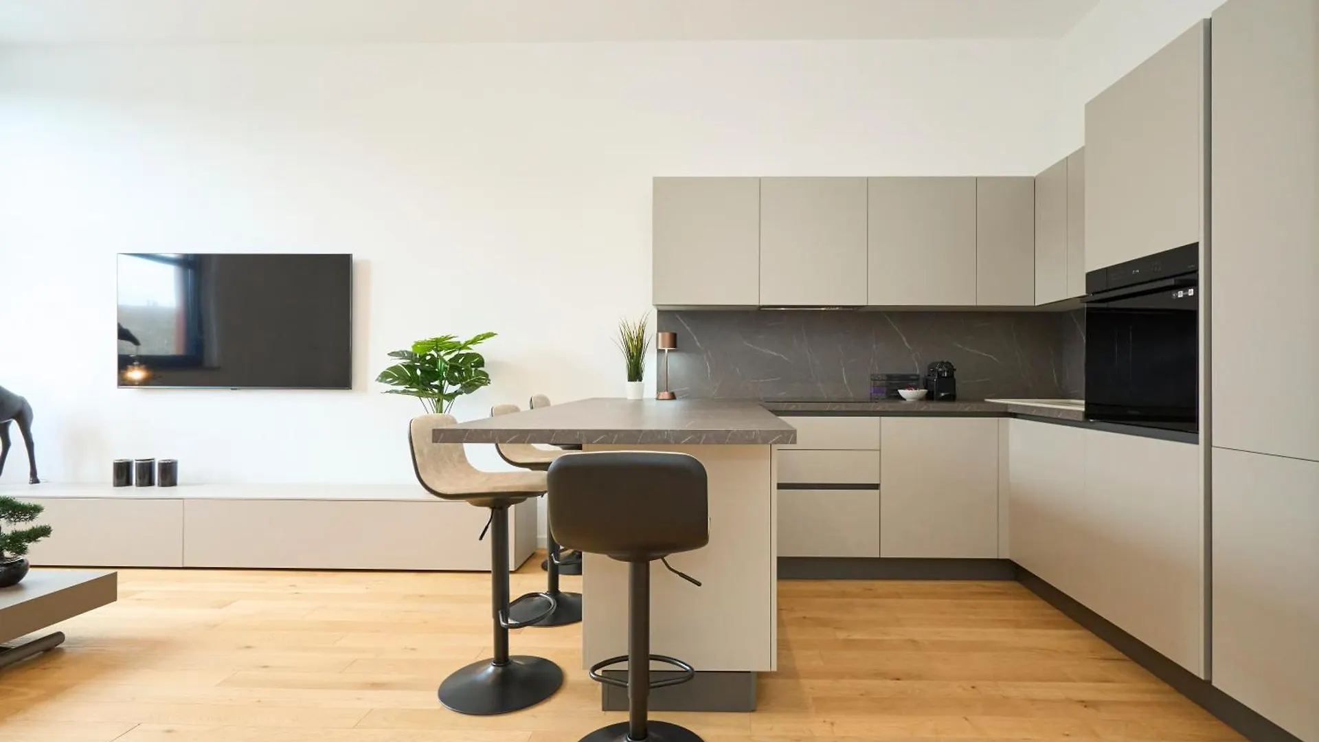 Luxury Design Suite - 20 Minutes From Duomo-Navigli Milaan 0*,  Italië