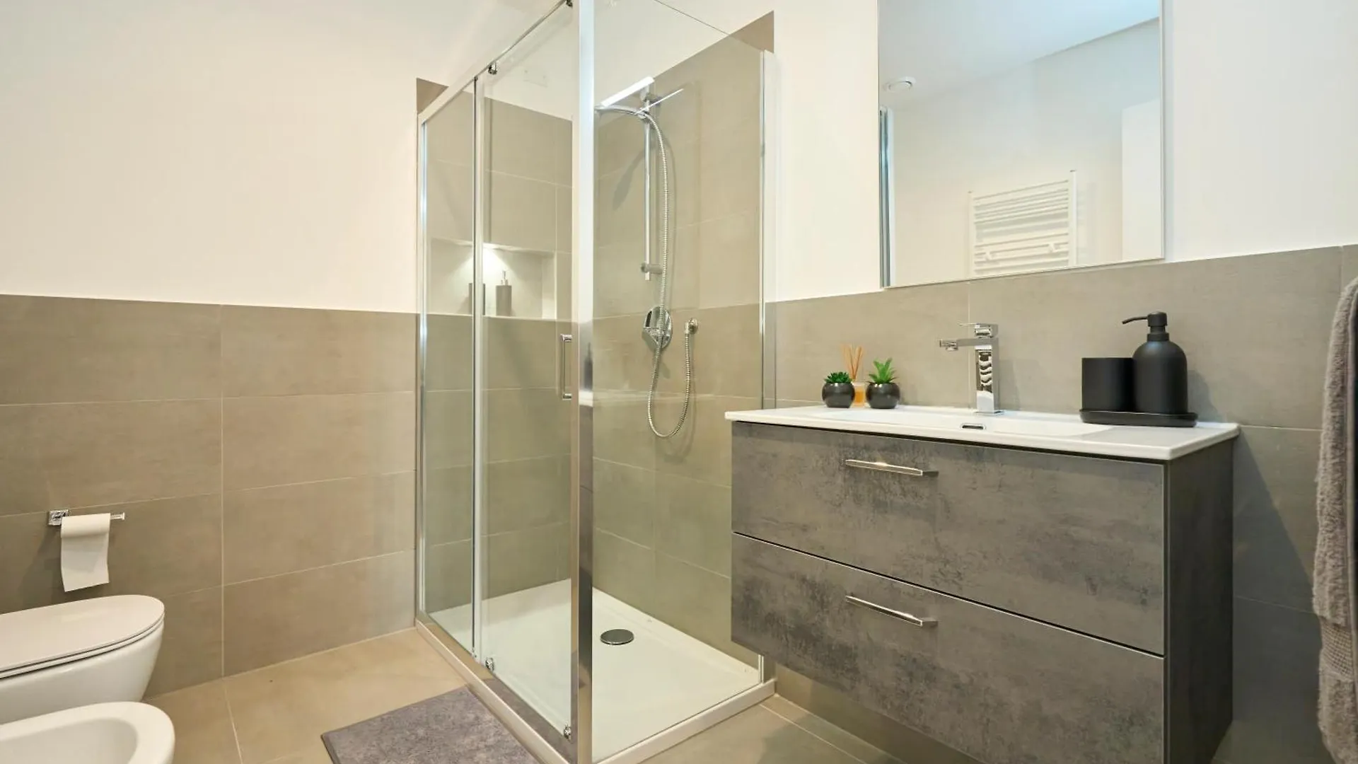 Appartement Luxury Design Suite - 20 Minutes From Duomo-Navigli Milaan Italië