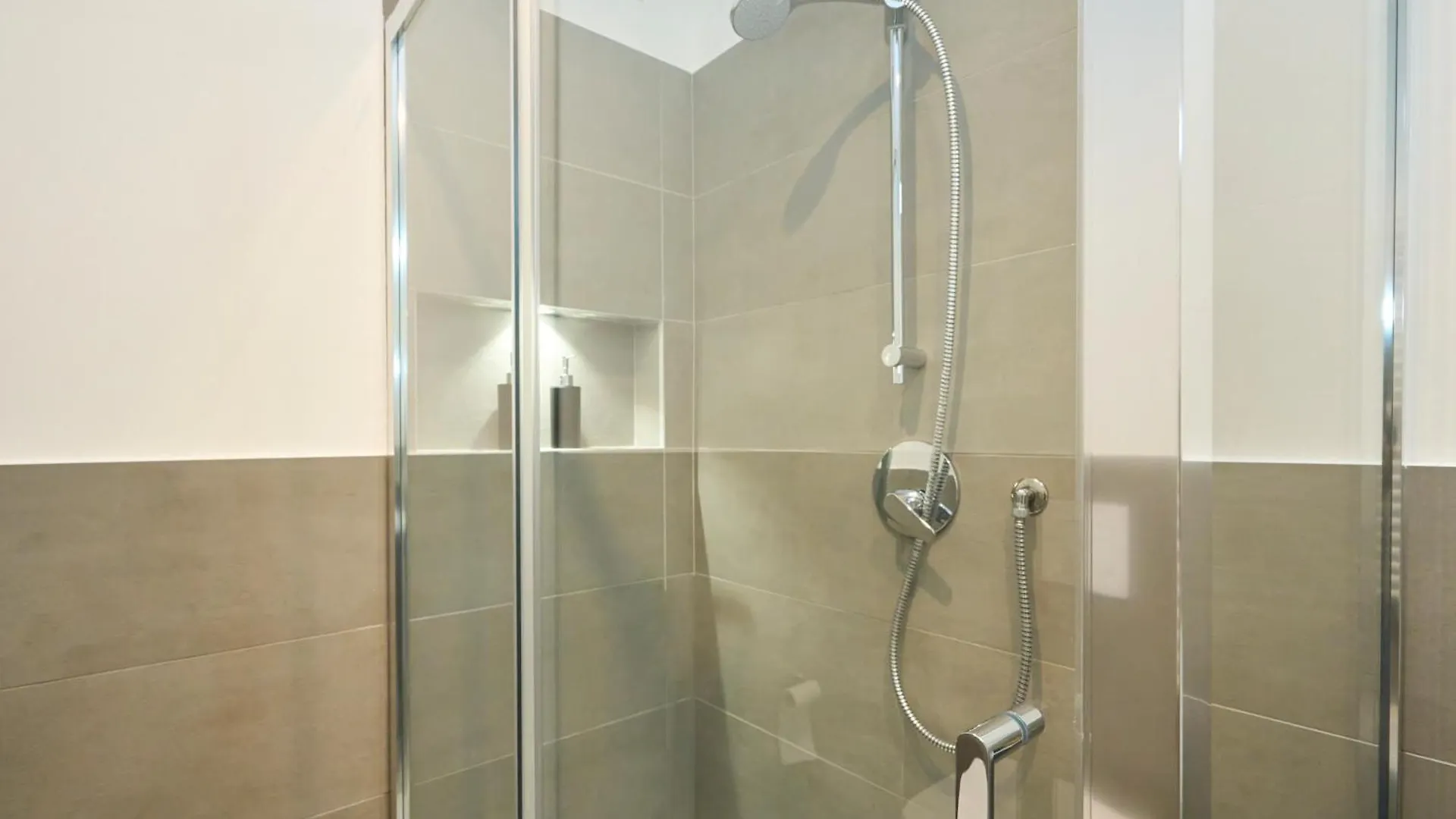 Apartment Luxury Design Suite - 20 Minutes From Duomo-Navigli Milan