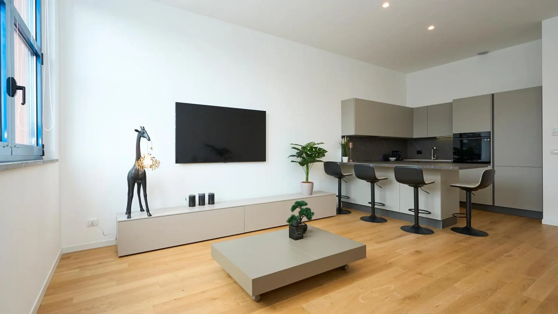 Luxury Design Suite - 20 Minutes From Duomo-Navigli Milan
