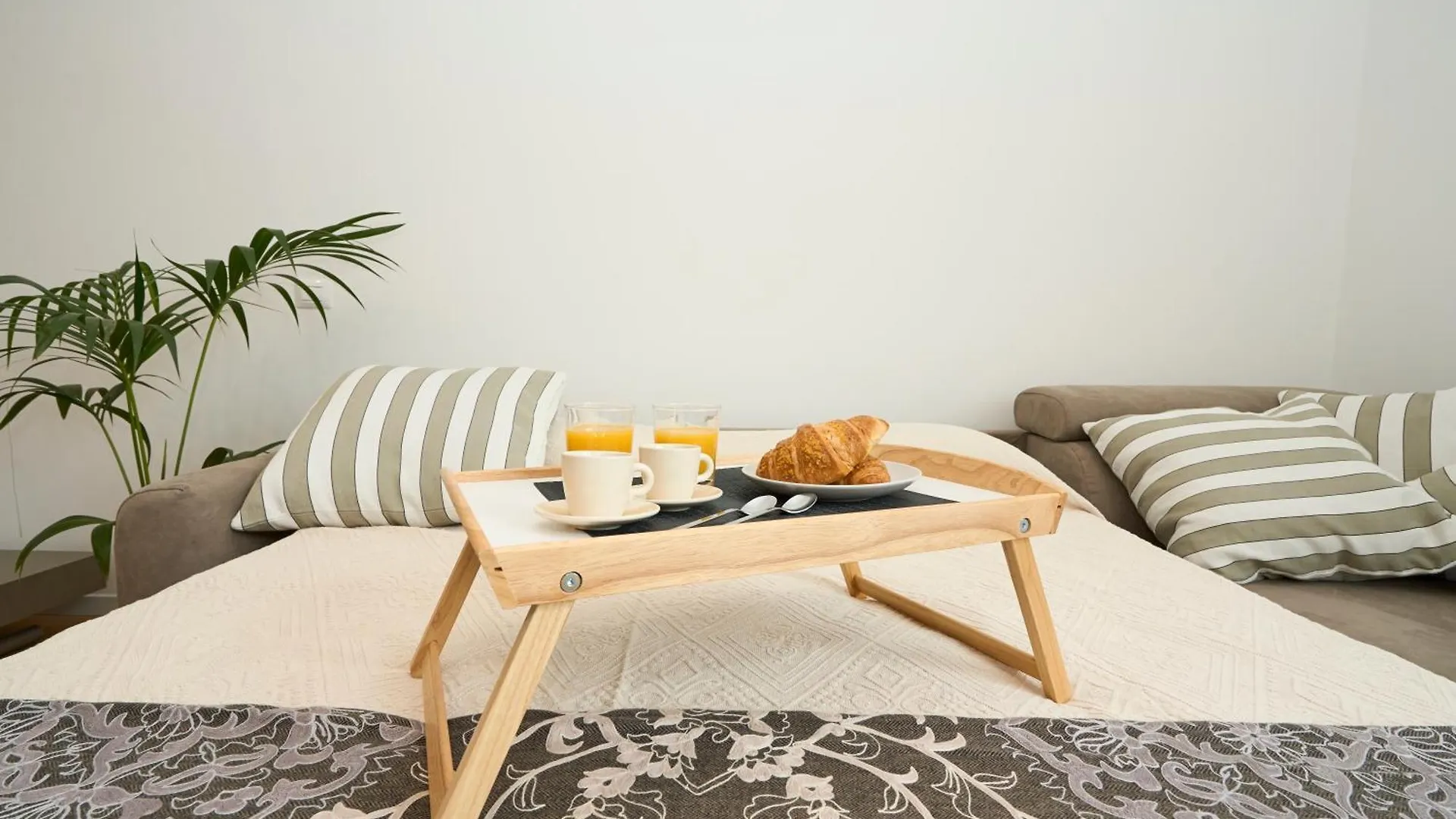 Apartment Luxury Design Suite - 20 Minutes From Duomo-Navigli Milan